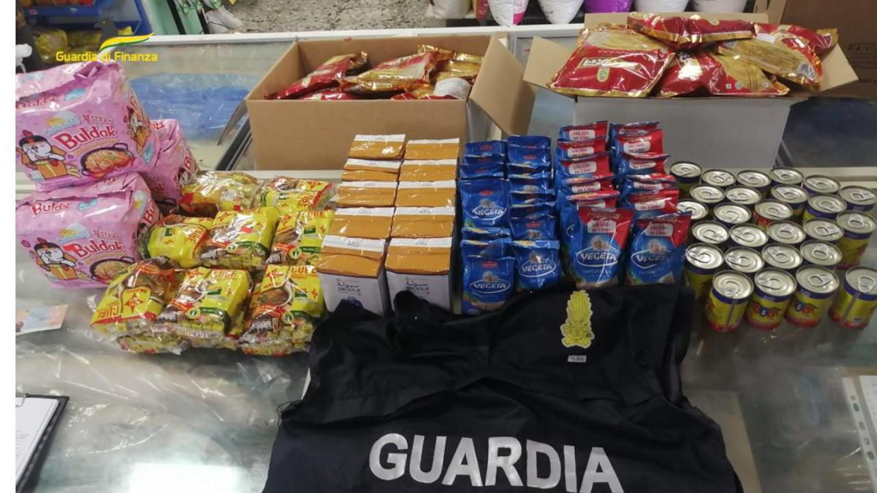 Guardia Di Finanza Ad Ancona Sequestrati Alimenti Pericolosi Per La