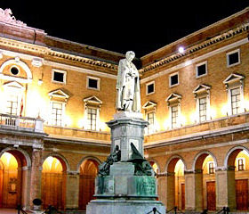 recanati_palazzo_comunale_pb