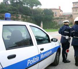 polizia municipale auto02