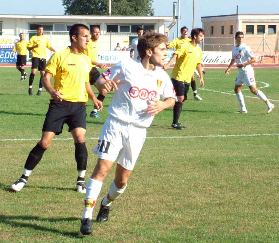 meschini_in_movimento_e_senesi_sullo_sfondo