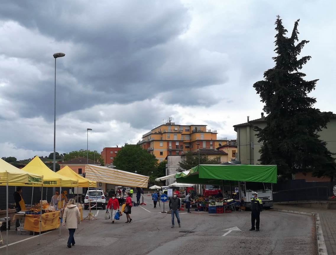 Da sabato a San Severino le bancarelle del mercato settimanale in