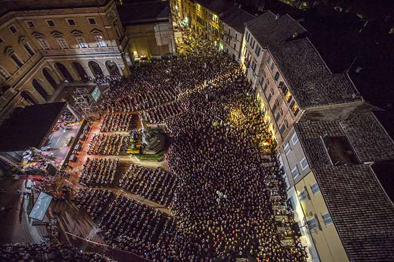 piazzaLunaria1