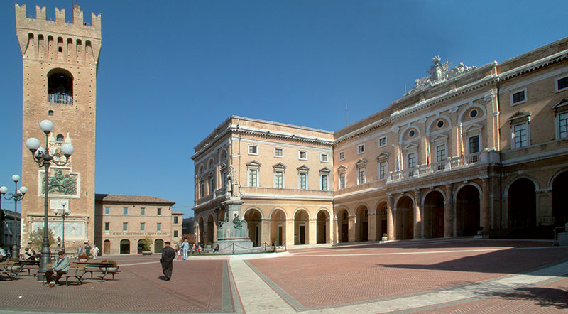 recanati piazza g.leopardi