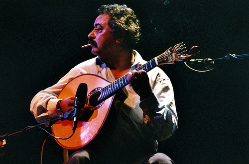 poeta_guitara1.jpg